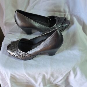 Nurture by Lamaze Black Heels